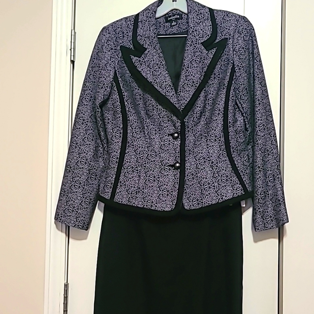 Isabella suit,size 8,black jaguar design jacket with solid black skirt.